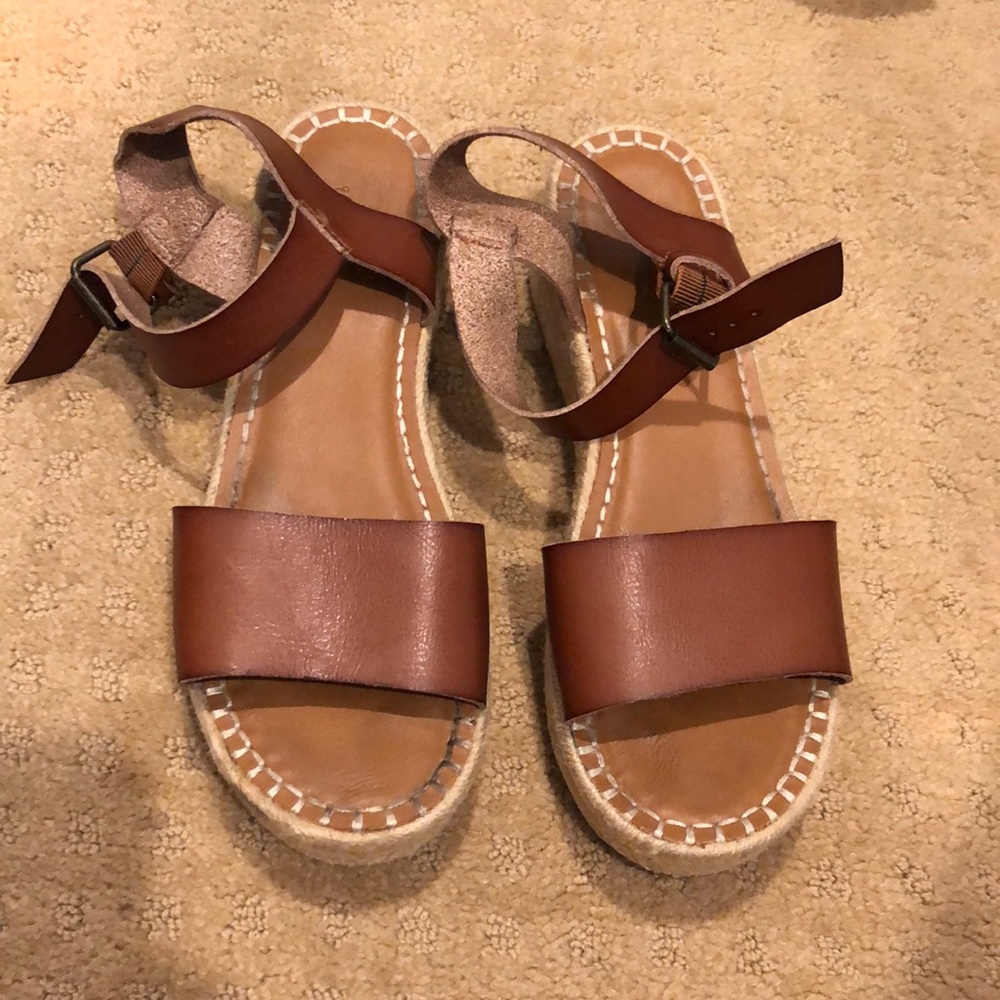 Universal Thread Sandals Women’s Size 8.5